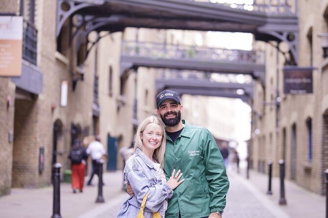 Capture London Iconic Landmarks and Hidden Gems Photoshoot - Working with a photographer who guides your poses