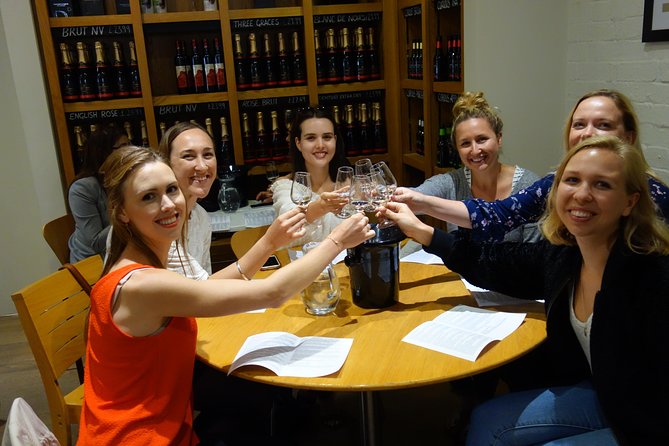 Cellar Door Wine Tour from London - Guides, group size, and the tone of the day