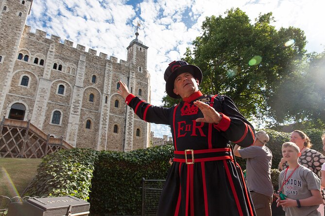 Changing of Guards, Big Ben, Tower of London, Beefeaters & Cruise - How the guides affect the experience