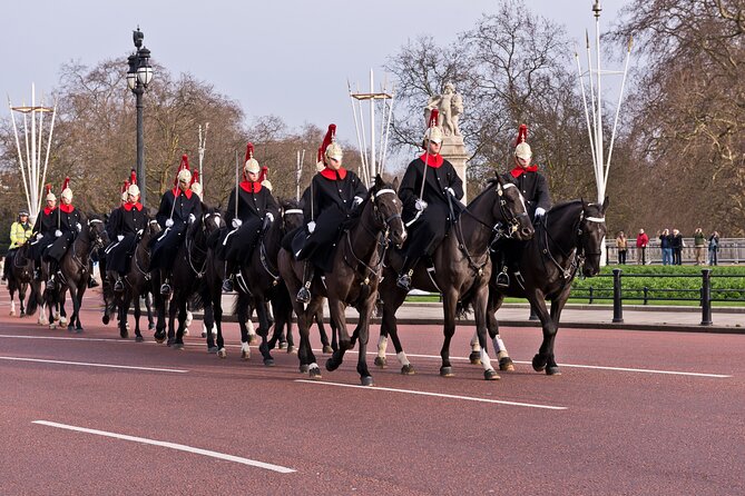 Changing of the Guard Guided Tour at Buckingham Palace - Who will get the most from this tour