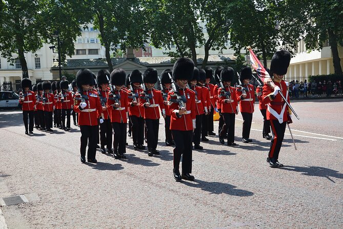 Changing of the Guard Walking Tour - What the guides add to the experience