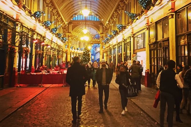 Charles Dickens Old London - Very Small Group Tour - St. Paul’s Cathedral and the opening of A Christmas Carol