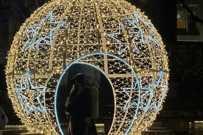 Christmas Lights and Markets London Taxi Tour - Covent Garden gives you time to browse