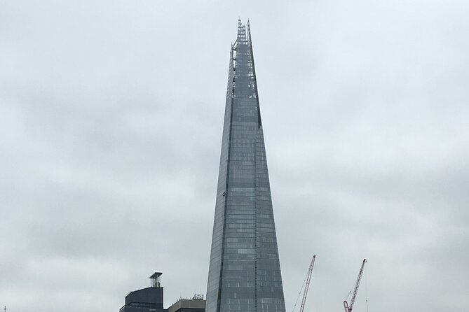 Classic London Tour - A private cab is the right way to cover old and modern London