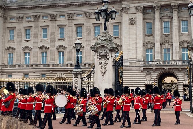 Classic London Tour with a Professional Private Guide - Buckingham Palace and the changing of the guard