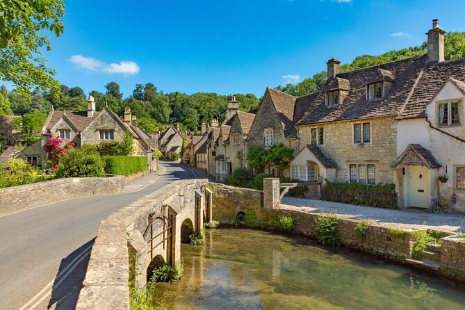 Cotswolds Countryside Tour by Coach: Villages, Views, and Lunch - The coach ride, group size, and guide service