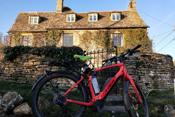 Cotswolds Electric Bike One Day Private Tour starts near Oxford - Swinbrook and the pleasure of a village pub