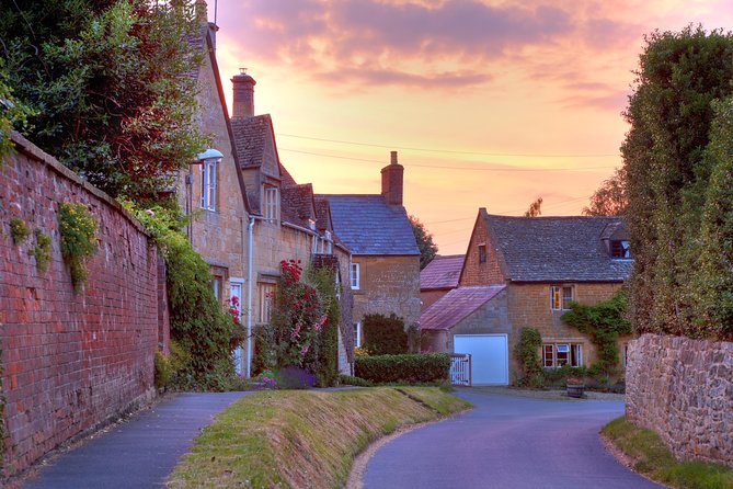 Cotswolds Small Group Tour from London - The guide can shape the whole day