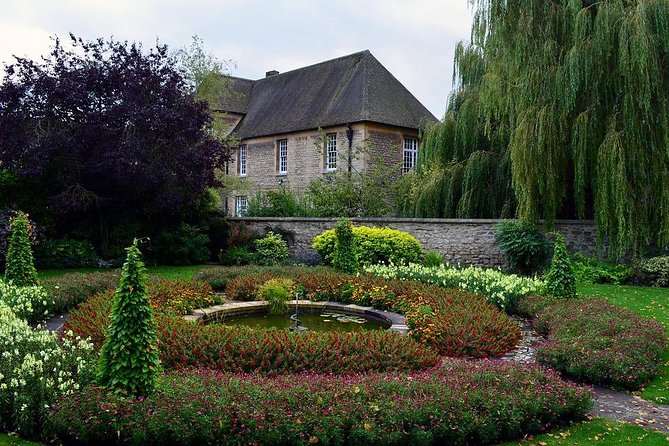 Cotswolds Villages and Oxford Full Day Tour from London - Oxford begins with stories, streets, and the Bridge of Sighs