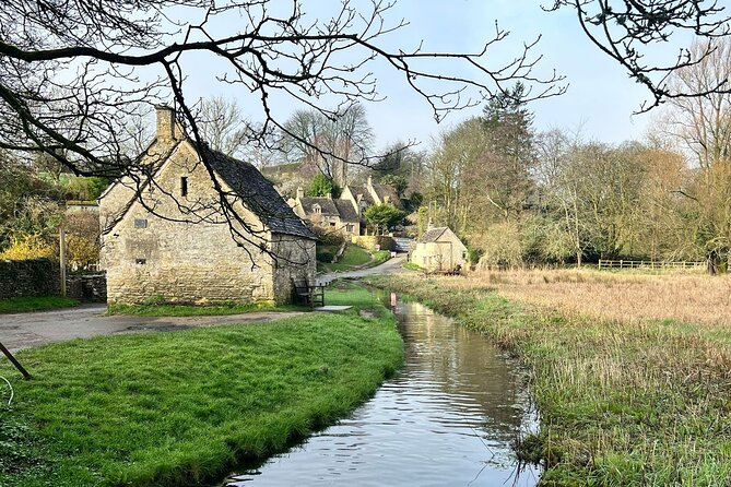 Cotswolds Villages and Oxford Full Day Tour from London - What the guides add to the day