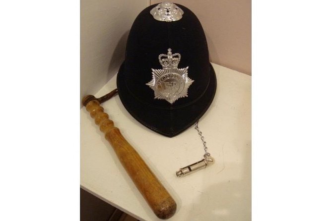 Crime and Policing London Walking Tour - Trafalgar Square and London’s smallest police station