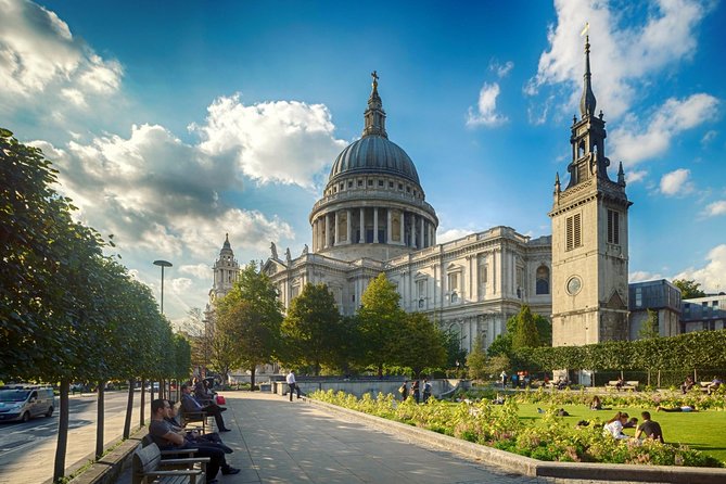 Crown Jewels of London Tour with River Cruise - St Paul’s Cathedral and Christopher Wren’s great rebuilding