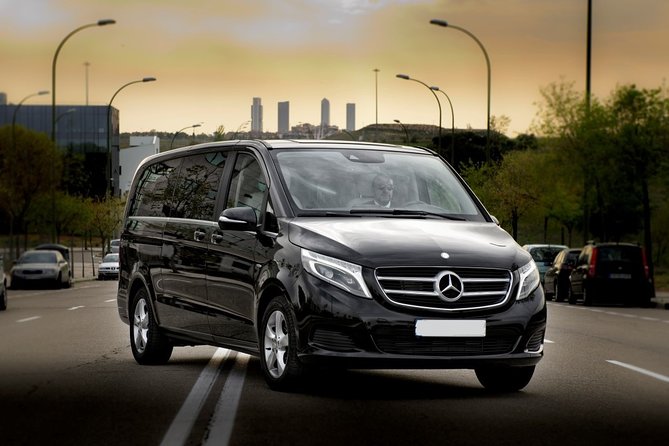 Departure from Central London to Heathrow Airport by Luxury Van - A smooth ride depends on London traffic
