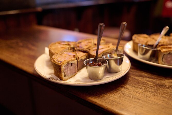 Devour London Historical Pub Tour:Traditional British Food & Ales - Four pubs, four tastings, one old London walk