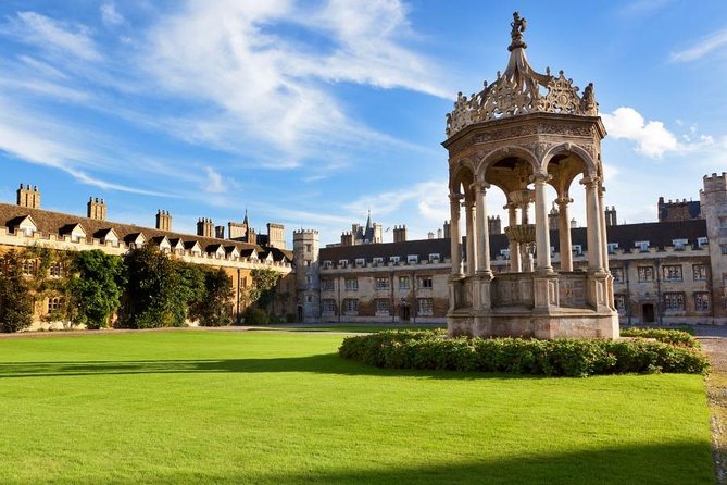 Discover Oxford and Cambridge with Guide from London by Coach - One day, two university legends