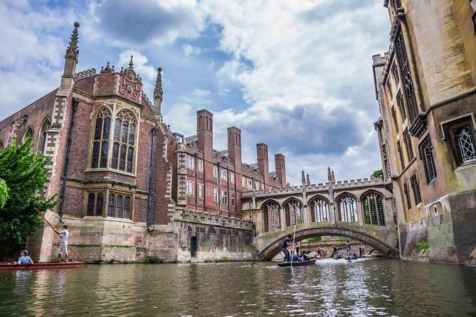 Discover Oxford and Cambridge with Guide from London by Coach - What the $122.92 price really covers