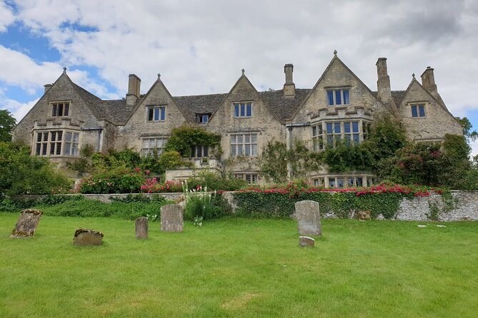 Downton Abbey Day In The Cotswolds Tour - Swinbrook and the Mitford sisters