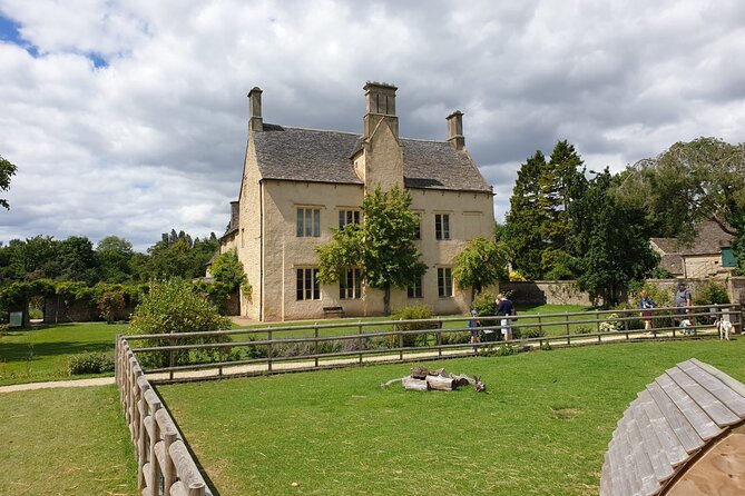 Downton Abbey Day In The Cotswolds Tour - Shilton’s ford and village views