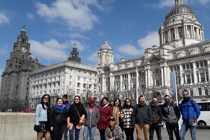 Downtown Liverpool Walking Tour - In Spanish - Liverpool Cathedral and the city’s grand scale