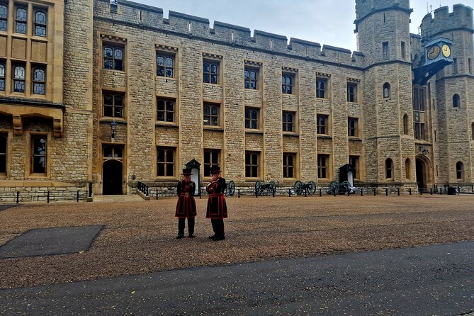 Easy Access Tower of London Crown Jewel Torture and Executions - Beefeaters, ravens, and daily royal duties