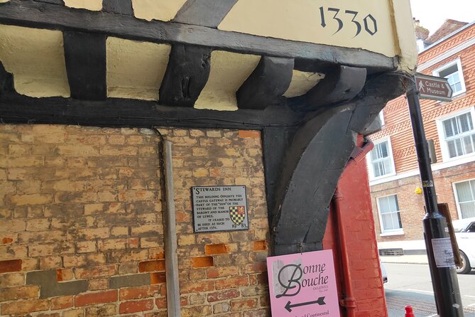 Eccentric Lewes: A Self-Guided Walking Tour - Timing, access, and the app