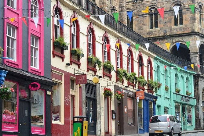Edinburgh Rail Trip from London with Castle entry and Hop-on Hop-off bus - Walk the Royal Mile from castle to cathedral