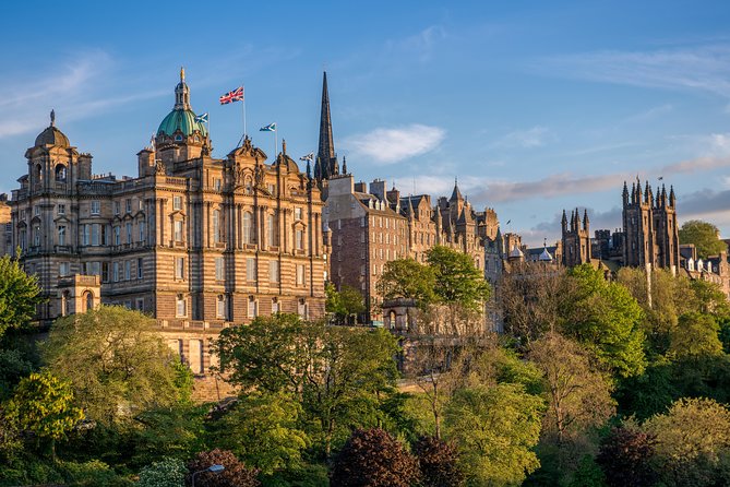 Edinburgh Rail Trip from London with Castle entry and Hop-on Hop-off bus - What the $329.34 price is really buying