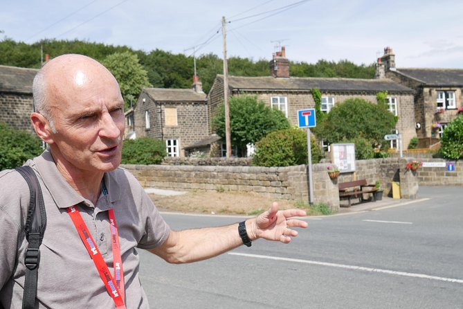 Emmerdale Classic Locations Bus Tour from Leeds - Comfort, pace, and mobility