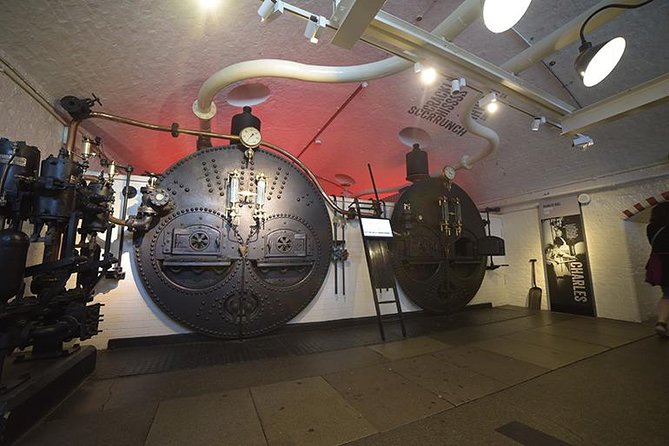 Explore Tower Bridge & London's Top 30 Landmarks Tour - Parliament Square and Westminster Abbey