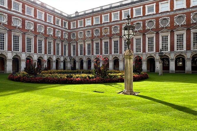 Explore Windsor Castle and Hampton Court Palace - What the vehicle and guide add