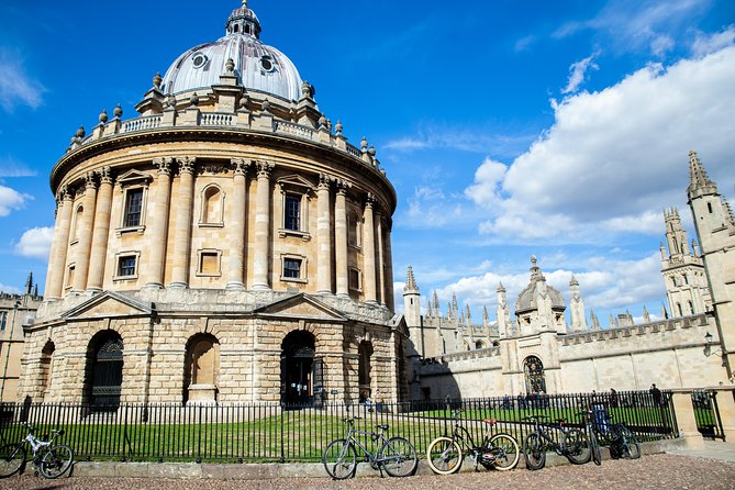 Extended: Oxford University & City Tour With Christ Church - Magdalen College and its deer park