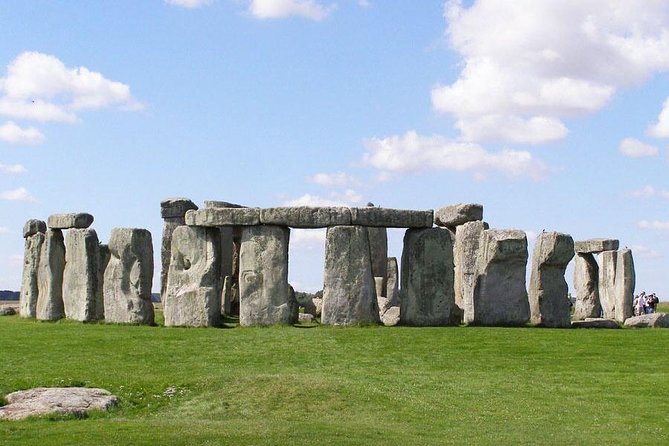 Extended visit: Windsor Castle & Stonehenge - Windsor Castle: grand rooms, chapel, and a tight schedule