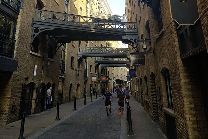 Food & drink walking tour in South East London. Bermondsey - Borough Market. - Tower Bridge sets the route in motion