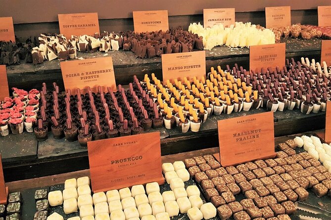 Food & Drink walking tours In London. Discover the East End of London. - Fournier Street and the Huguenot houses