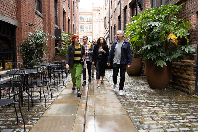 Four hour walking wine tasting tour of Manchester's best bars - Timing, meeting point, and the changing end point