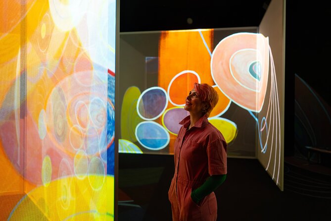 Frameless - Immersive Art Experience in London - The World Around Us: oceans, cities, and wide views