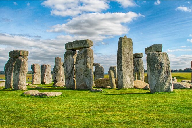 From Birmingham Stonehenge and Bath Day Tour - From Birmingham to Salisbury Plain