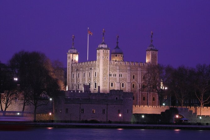 Ghastly Ghost Walking Tour in London - Ghost stories with a strong London history lesson