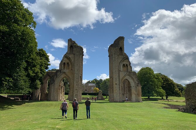 Glastonbury and Cheddar Gorge Guided Day Tour from London - Glastonbury Abbey and the town