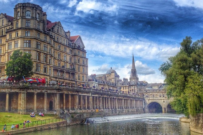 Guided tour to Bath & Stonehenge from Cambridge by Roots Travel. - Two famous places, one very long day