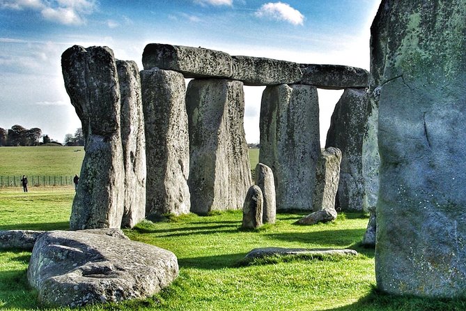 Guided tour to Bath & Stonehenge from Cambridge by Roots Travel. - Is $231.70 a fair price?