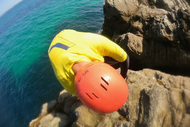Half-Day Coasteering in Newquay Cornwall - Why the guides make a difference
