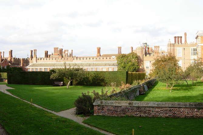 Hampton court palace private tour from London - The maze, gardens, and views toward the Thames