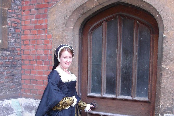 Hampton Court Palace Private Tour - Secrets of Henry VIII - Why Siobhan Clarke changes the Hampton Court experience