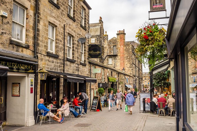 Harrogate Walking Food Tour - What the walking pace feels like