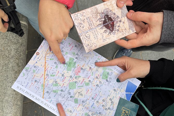 Harry Potter City Escape Tour in London - Piccadilly Circus and London’s bright center