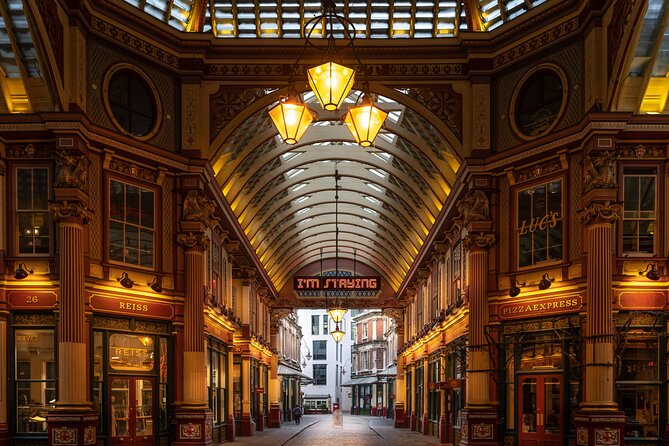 Harry Potter's most comprehensive and exclusive tour in London - King’s Cross: begin at the gateway to Hogwarts