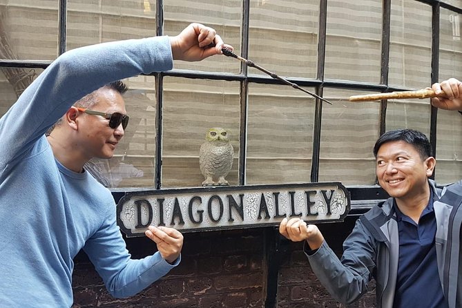 Harry Potter's Private London Taxi Tour - Trafalgar Square and Westminster Abbey