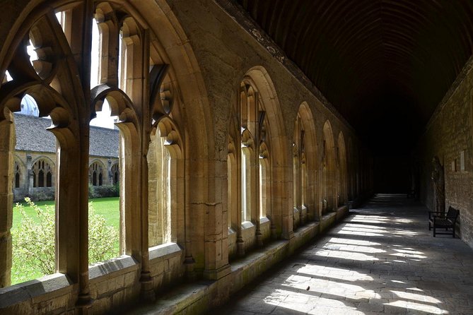 Harry Potter Walking Tour of Oxford Including New College - Blackwell’s, a bookshop worthy of a Ravenclaw