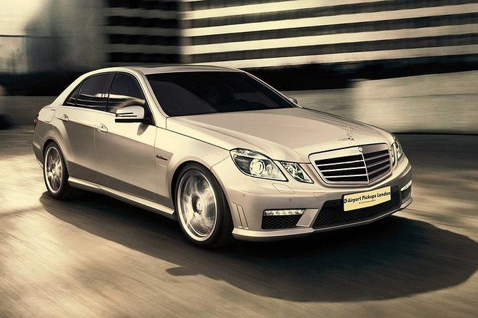 Heathrow Airport to Cambridge private taxi transfers - Meeting your driver at Heathrow arrivals